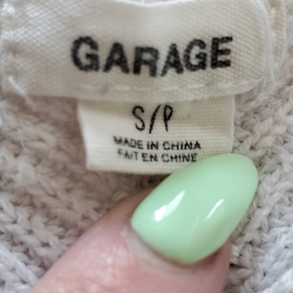 4/$25 GARAGE Loose-Fit Knit Crop Top - Size S - Picture 4 of 5